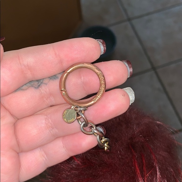 Michael kors authentic fur keychain - Picture 3 of 4